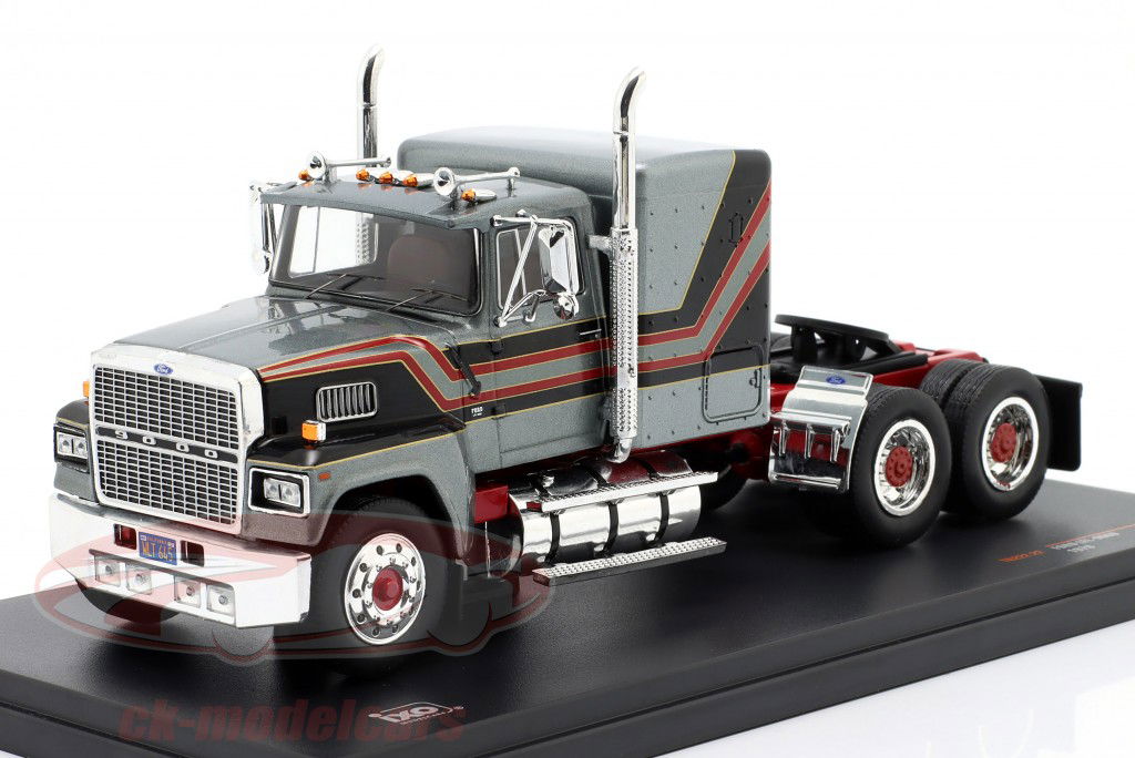 Ford LTL 9000 Sattelzugmaschine Baujahr 1978 silber 1:43 Ixo