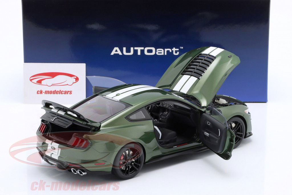 Ford Mustang Shelby GT500 verde oscuro / blanco 1:18 AUTOart