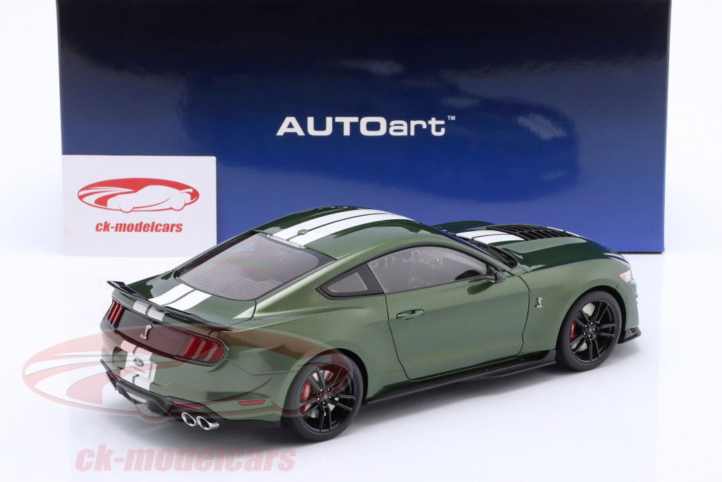 Ford Mustang Shelby GT500 verde escuro / branco 1:18 AUTOart