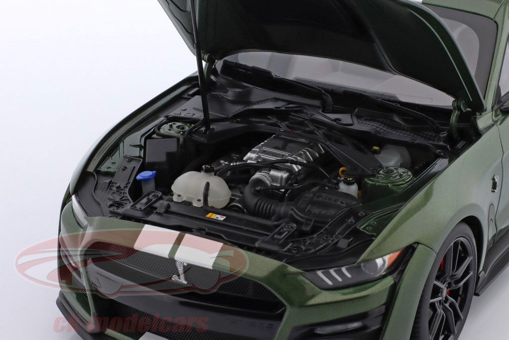 Ford Mustang Shelby GT500 verde oscuro / blanco 1:18 AUTOart