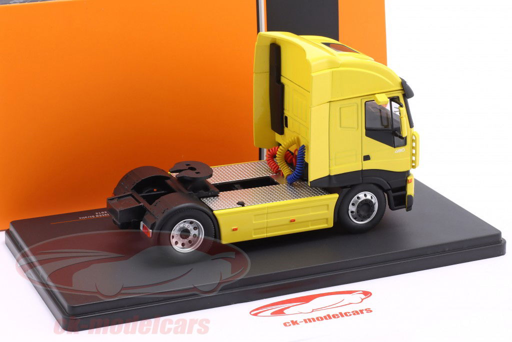 Iveco Stralis SZM Année de construction 2002 jaune 1:43 Ixo