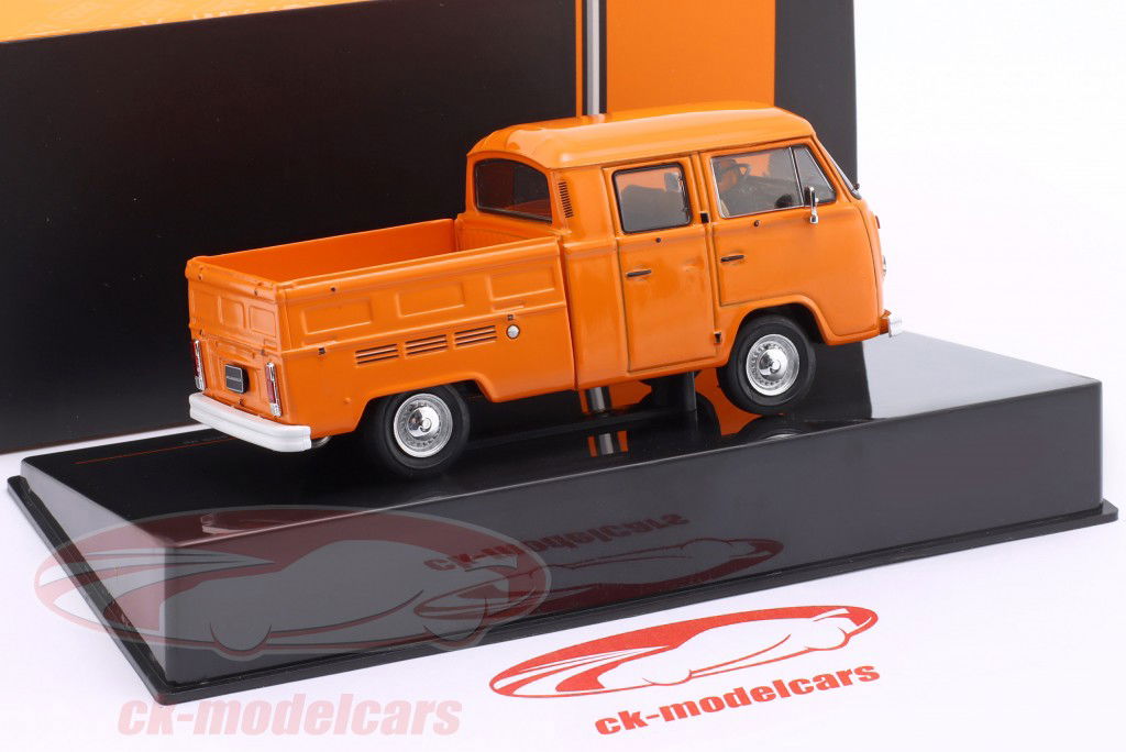 Volkswagen VW T2b Doppelkabine Pick-Up 1972 orange 1:43 Ixo