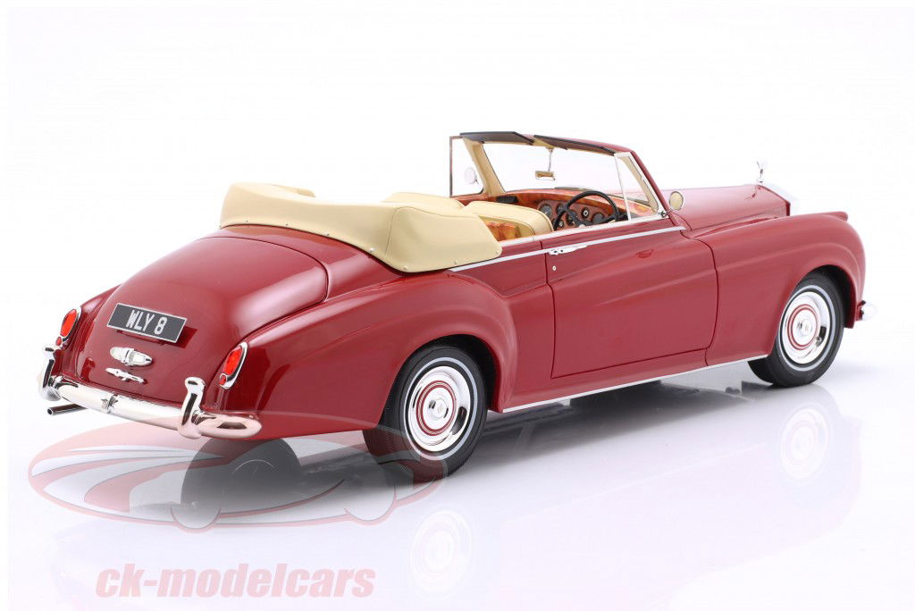 Rolls Royce Silver Cloud II Byggeår 1960-1962 rød metallisk 1:18 Cult Scale