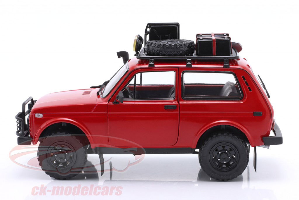Lada Niva 4x4 Bouwjaar 1980 rood 1:18 Solido