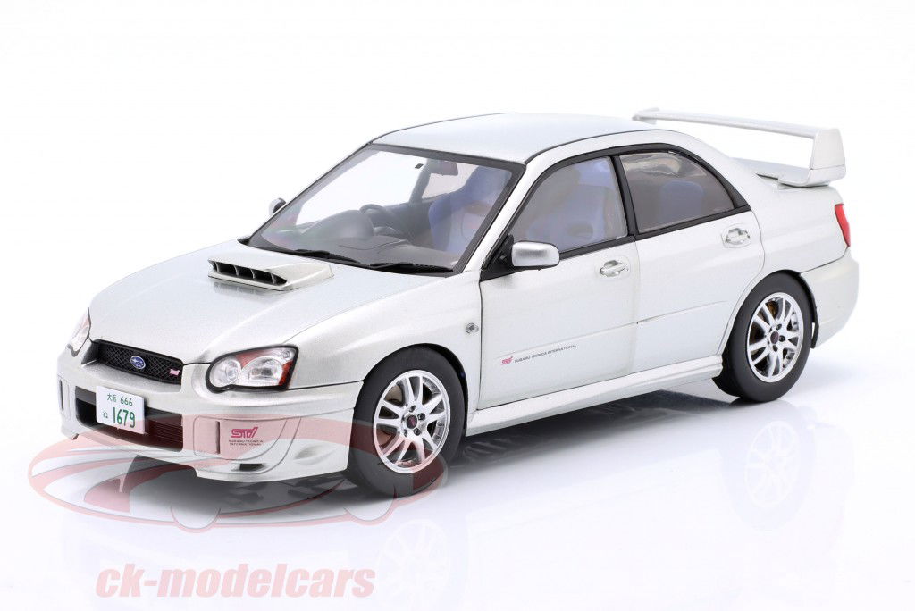 Subaru Impreza WRX STI Bouwjaar 2004 zilver metalen 1:18 Solido