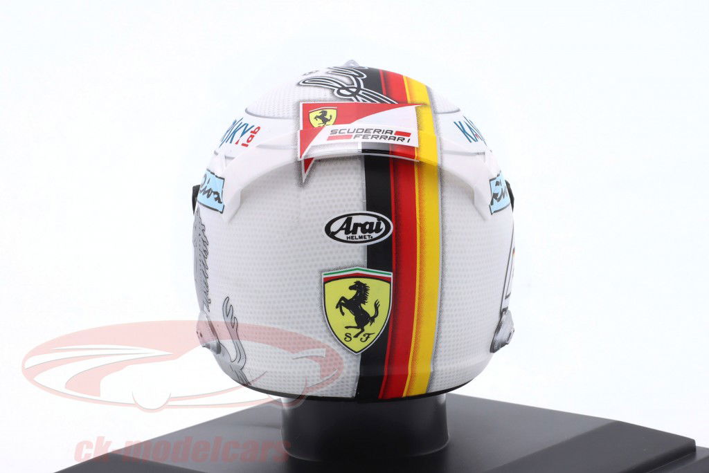 Sebastian Vettel Scuderia Ferrari #5 formel 1 2017 hjelm 1:5 Spark Editions