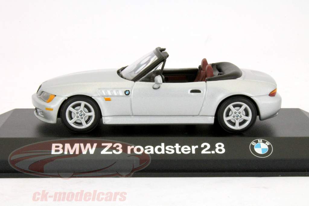 Minichamps 1:43 BMW Z3 2.8 silver 80 42 9 421 440 model car
