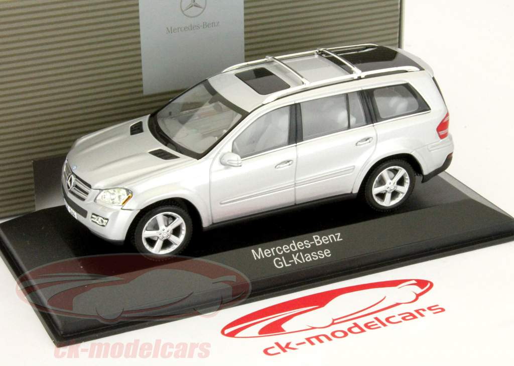 【MINICHAMPS】MercedesC−class 1/18 #M62 MINICHAMPS】MercedesC−class 1/18 #M62 MINICHAMPS MERCEDES
