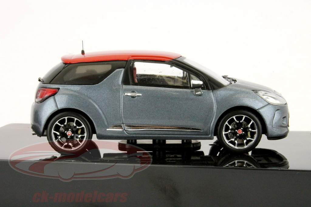 雪铁龙DS3 2011年度金属灰色与金属红屋顶1:43 IXO