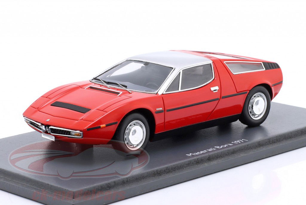 Maserati Bora Année de construction 1971 rouge / argent 1:43 Schuco