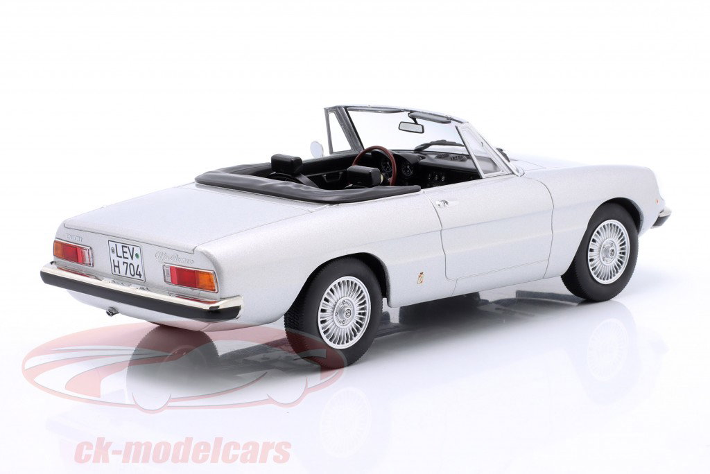 Norev 1:43 Alfa Romeo 2000 Spider year 1973 silver metallic 1:18
