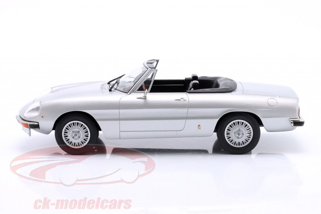 ミニカー ALFAROMEO 2000SPIDER 1970 1/18 Norev 1:43 Alfa Romeo 2000 Spider year 1973 silver metallic 1:18
