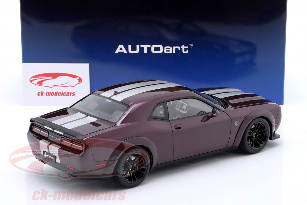 Dodge Challenger SRT Jailbreak 2022 roxo 1:18 AUTOart