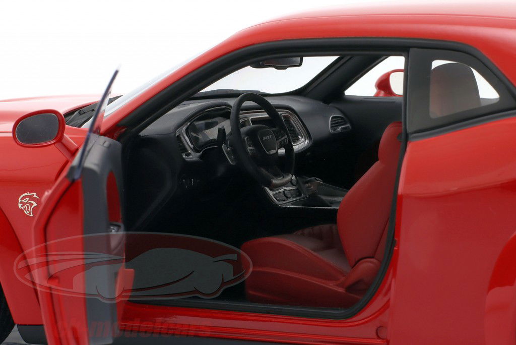 Dodge Challenger SRT Jailbreak 2022 revet 1:18 AUTOart