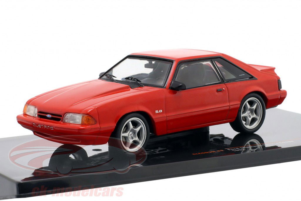 Ford Mustang III 建設年 1992 赤 1:43 Ixo