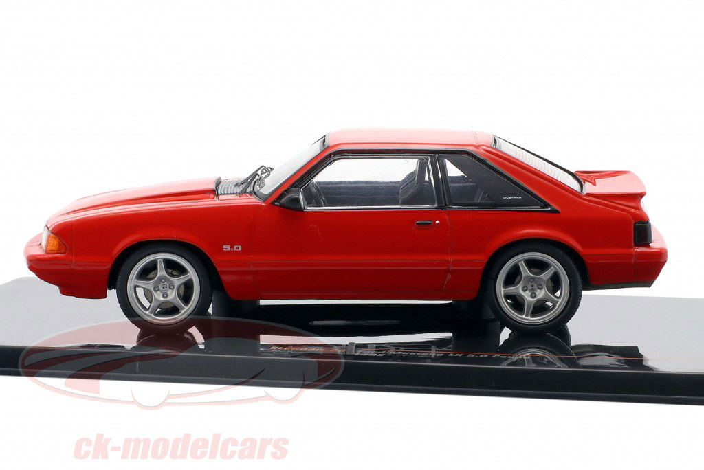 Ford Mustang III 建設年 1992 赤 1:43 Ixo
