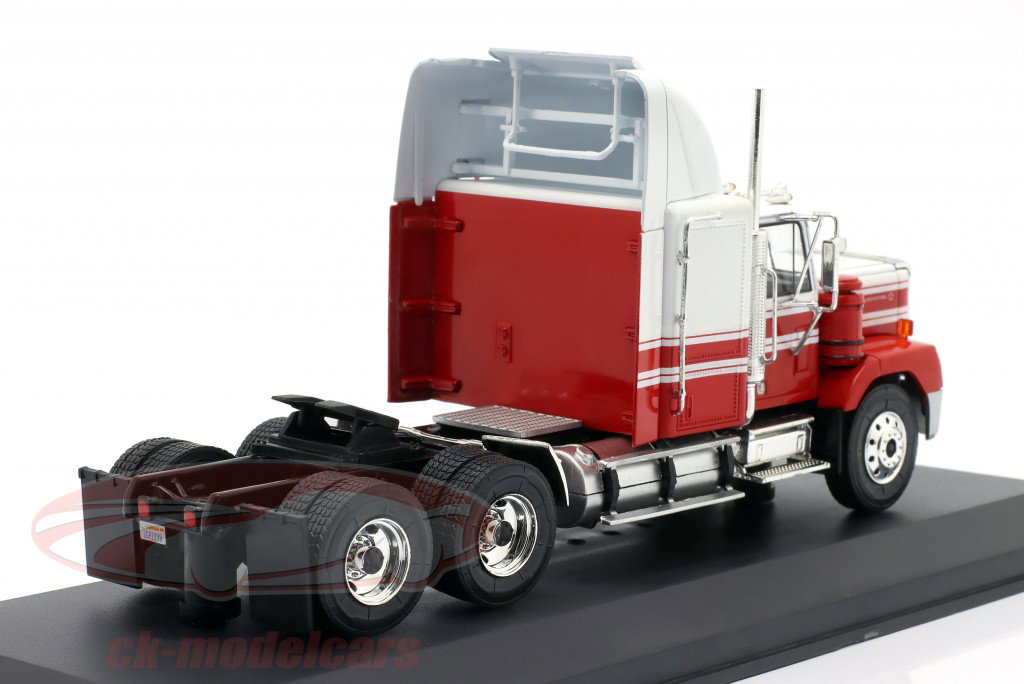 GMC General SBFA Caminhão Ano de construção 1988 vermelho / branco 1:43 Ixo
