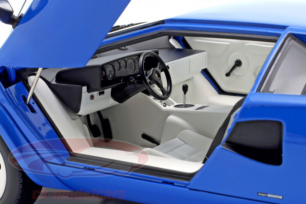 Lamborghini Countach LP5000S QV Год постройки 1985 синий 1:12 KK-Scale