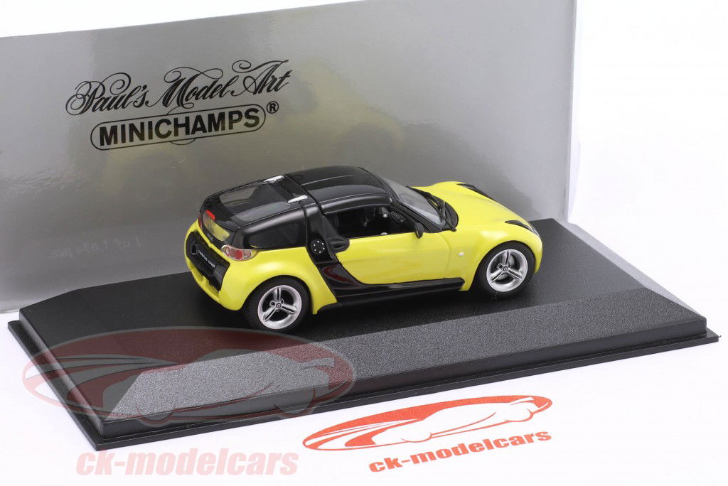 Smart Roadster Coupe Año de construcción 2003 amarillo 1:43 Minichamps