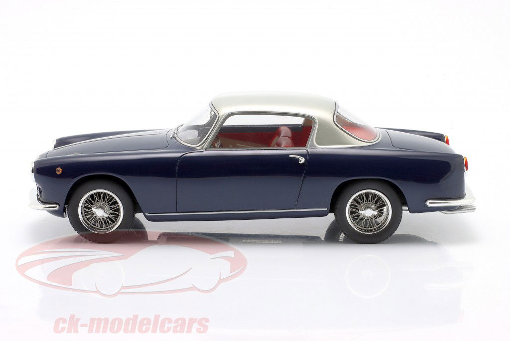 Alfa Romeo 1900 CSS Touring Coupe Année de construction 1955 bleu / argent 1:18 Cult Scale