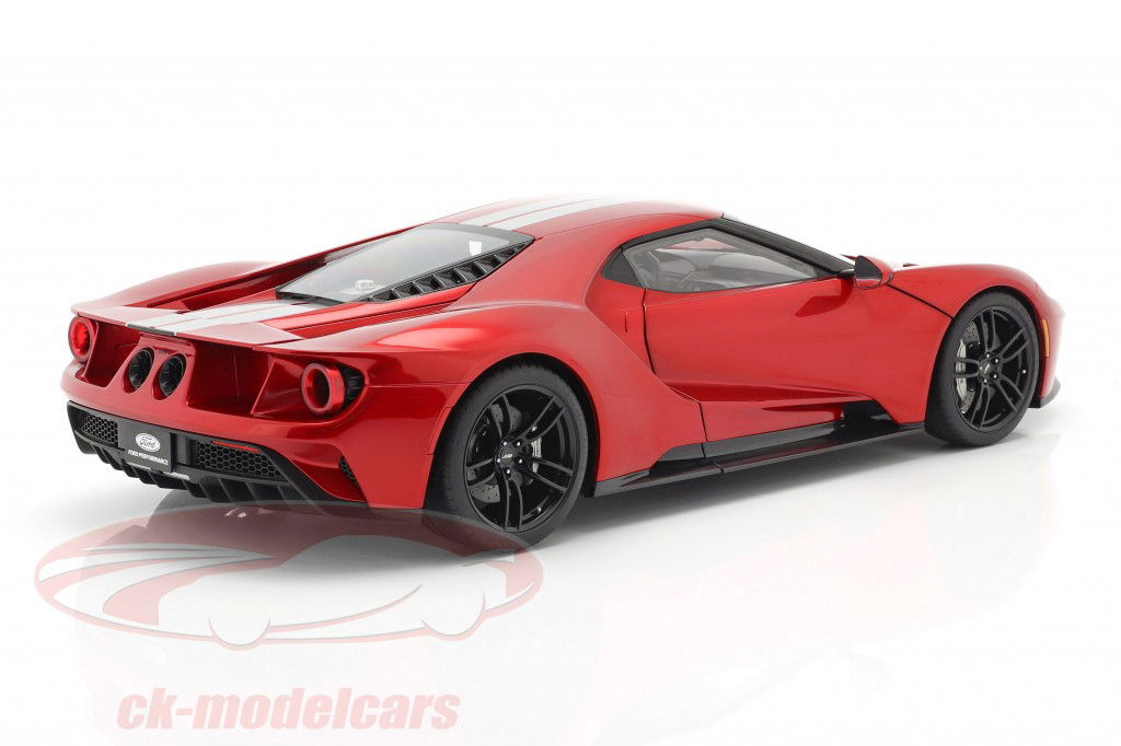 Ford GT 建設年 2017 赤 / 銀 1:12 AUTOart