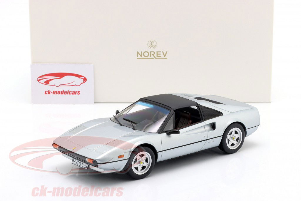 Ferrari 308 GTS Année de construction 1982 argent 1:18 Norev