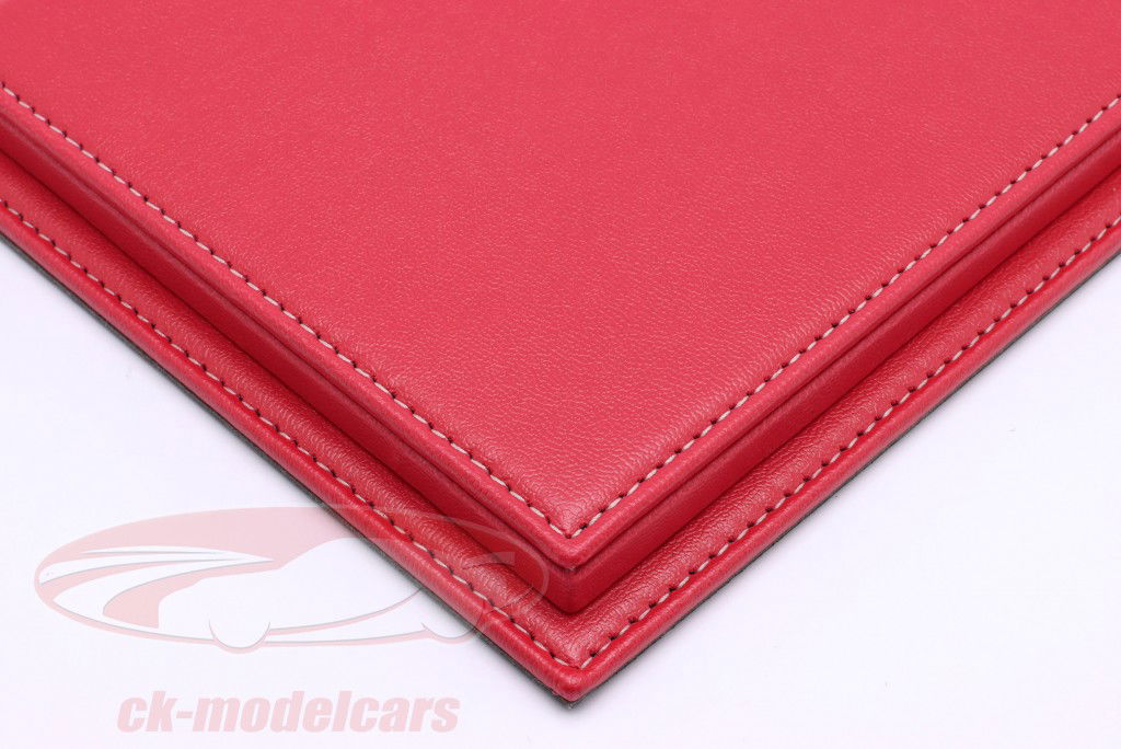 High-quality Acrylic display case Mulhouse with red leather base for Helmets 1:2 Atlantic