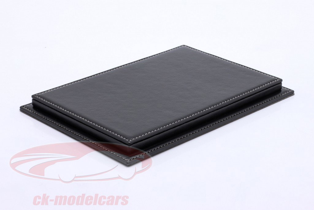 High-quality Acrylic display case Mulhouse with black leather base for Helmets 1:2 Atlantic