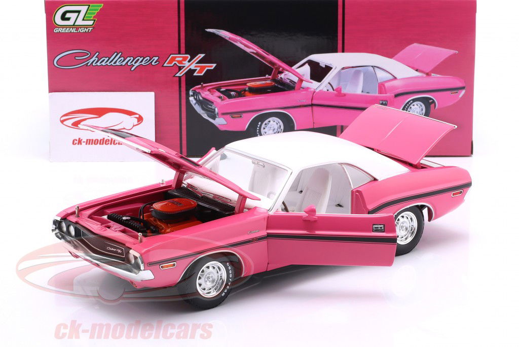 Dodge Challenger RT 440 Six Pack year 1970 pink / white 1:18 Greenlight