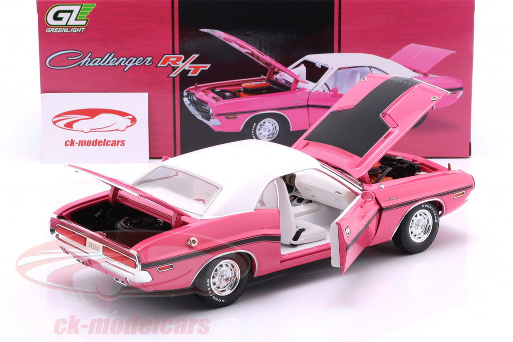 Dodge Challenger RT 440 Six Pack Baujahr 1970 pink / weiß 1:18 Greenlight