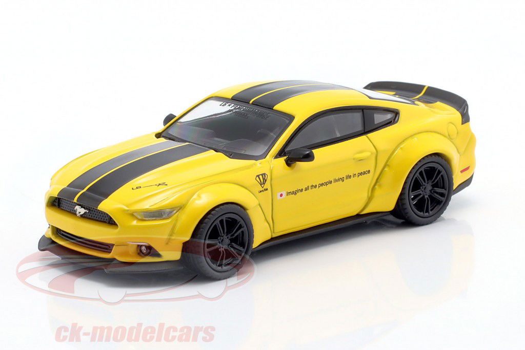 Ford Mustang Année de construction 2015 LB-Works tripler jaune 1:64 TrueScale