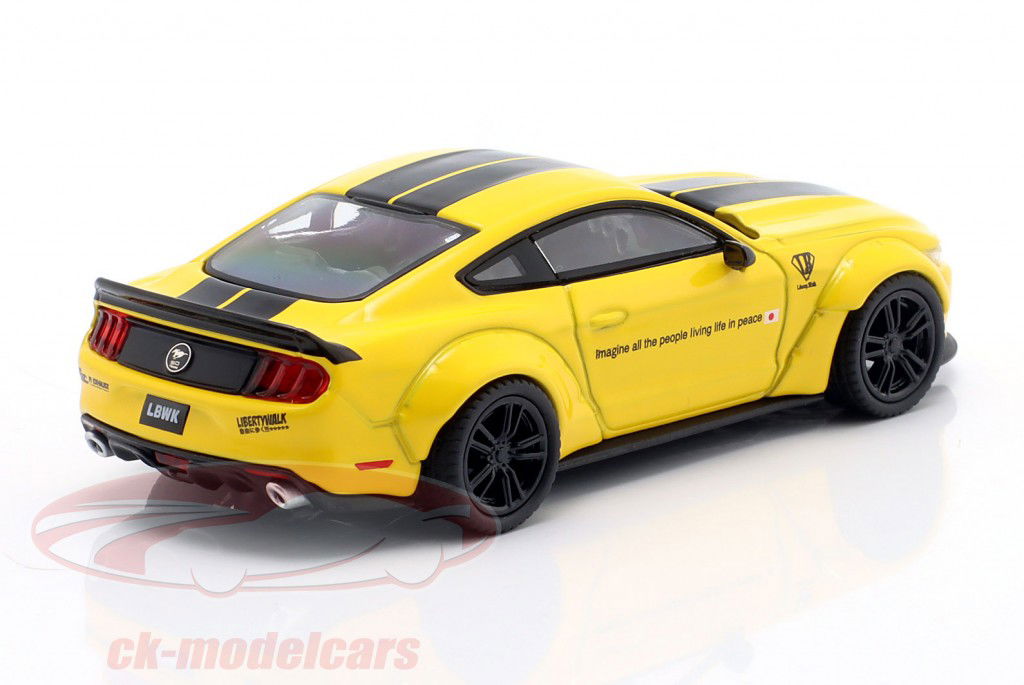 Ford Mustang Année de construction 2015 LB-Works tripler jaune 1:64 TrueScale