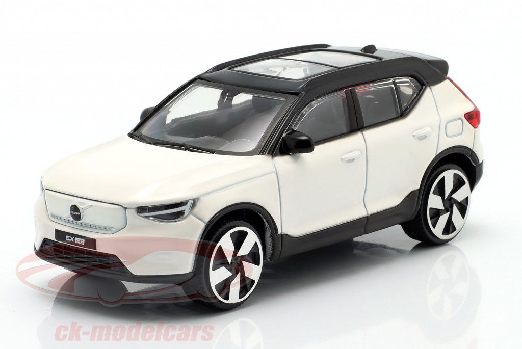 Volvo EX40 Año de construcción 2026 blanco / negro 1:43 Bburago