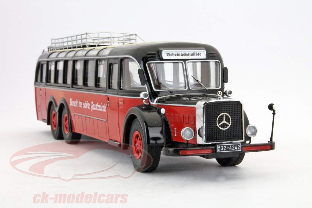 Mercdes-Benz O10000 rød / sort 1:43 PremiumClassiXXs