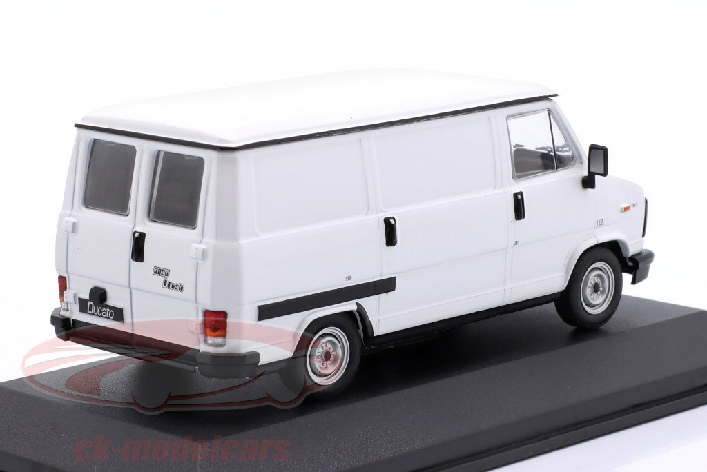Fiat Ducato Année de construction 1982 blanc 1:43 Ixo