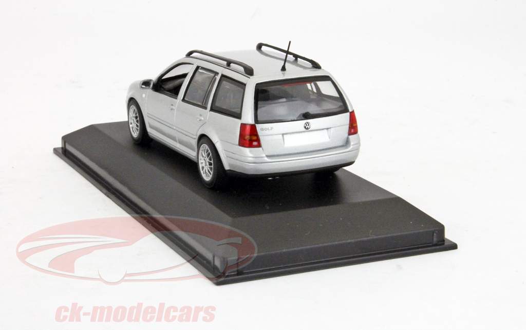 VW Golf 4 Variant  2001 silver 1:43 Minichamps