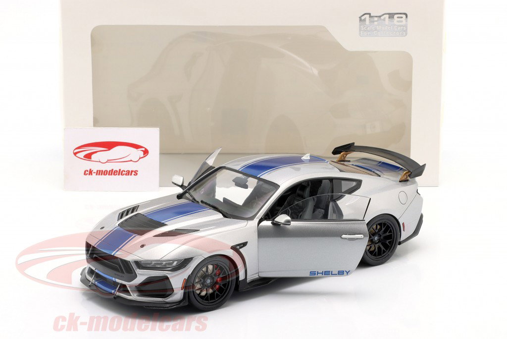 Ford Shelby Mustang Super Snake Byggeår 2025 sølvgrå metallisk 1:18 Solido