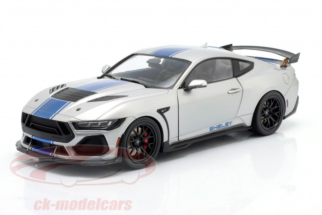Ford Shelby Mustang Super Snake Byggeår 2025 sølvgrå metallisk 1:18 Solido