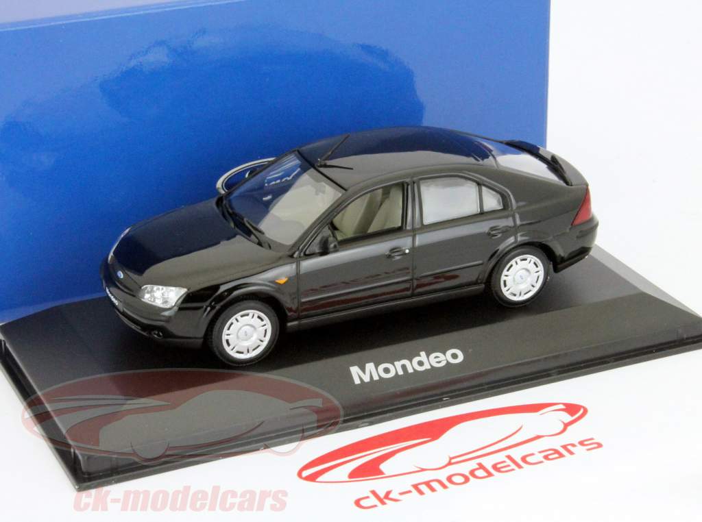 Ford Mondeo Fastback модель 2001 черные 1:43 Minichamps