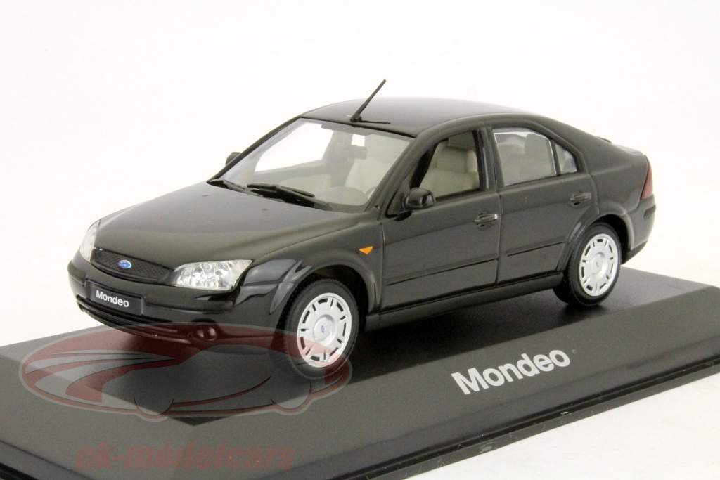 Ford Mondeo modello 2001 nero Fastback 1:43 Minichamps