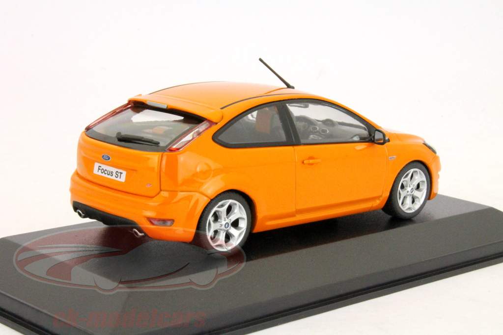 Ford Focus 意法半导体 年 2008 橙 1:43 MINICHAMPS