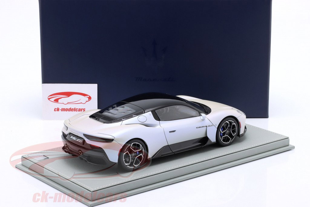 Maserati MC20 Année de construction 2020 audace blanc / noir 1:18 BBR