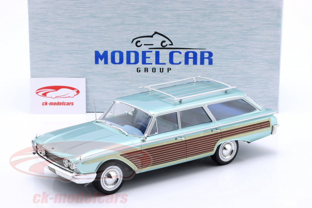 Ford LTD Country Squire Год постройки 1960 светло-голубой металлический / имитация дерева 1:18 ModelCar Group