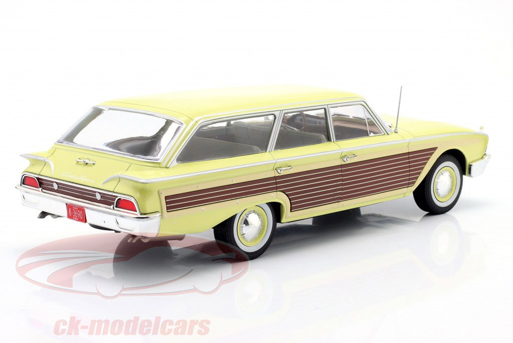 Ford LTD Country Squire Год постройки 1960 светло-жёлтый / имитация дерева 1:18 ModelCar Group