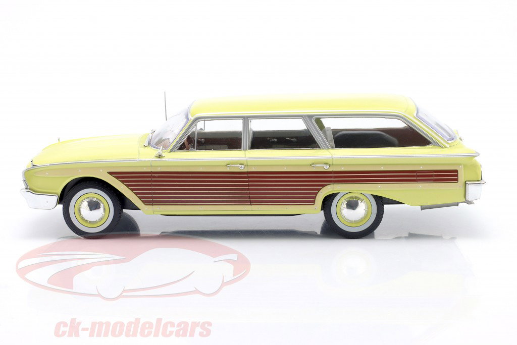 Ford LTD Country Squire Byggeår 1960 lys gul / trælook 1:18 ModelCar Group