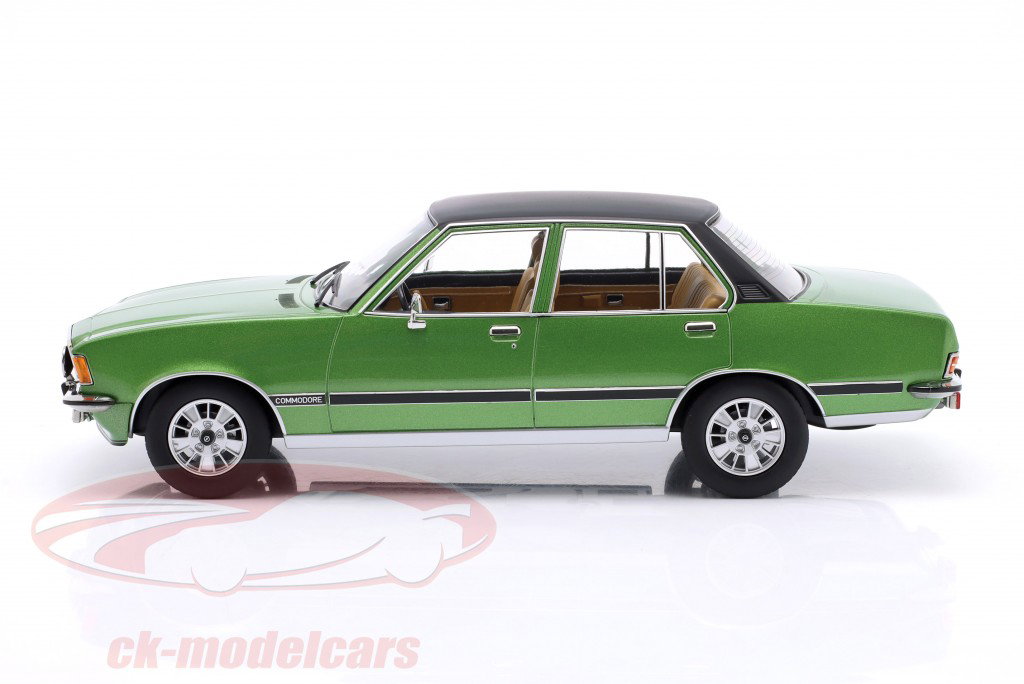 Opel Commodore B Année de construction 1972 vert métallique 1:18 ModelCar Group