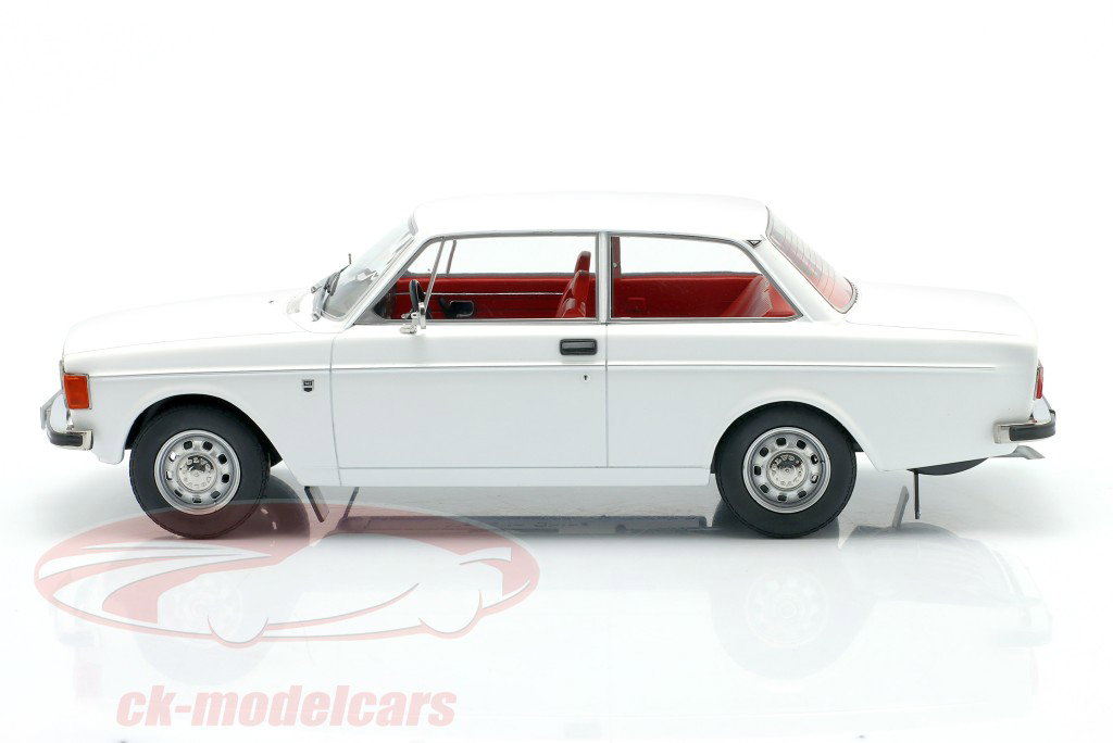 Volvo 142 Année de construction 1973 blanc 1:18 ModelCar Group