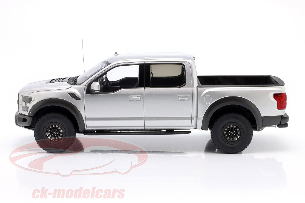 Ford F-150 Raptor Supercrew Pick-Up year 2019 silver 1:18 AUTOart