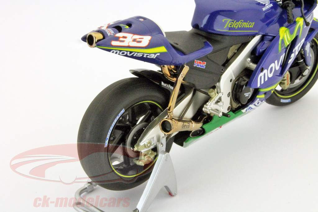 マルコ·メランドリホンダRC211V＃33モトGP 2005 1：12完成モデル