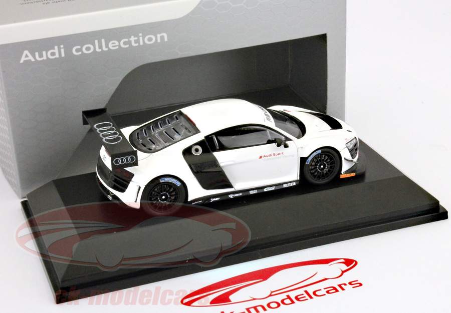 奥迪R8 LMS超平原体版本白种人1:43星火